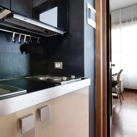 Italianway - Porta Nuova 52 C * Milánó
